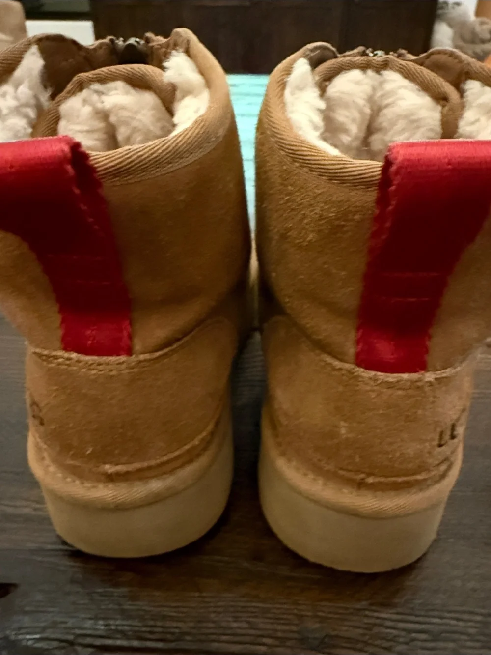 UGG Kids Chestnut Suede Zip-Up Shearling platform Boots with Red Pull Tab